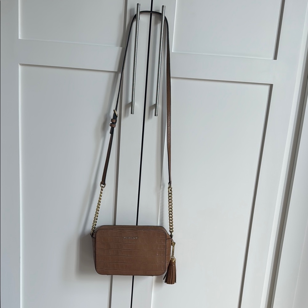 Michael Kors Brown Leather Crossbody Bag with Minimalist Design